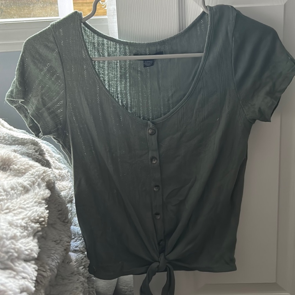 American Eagle tshirt